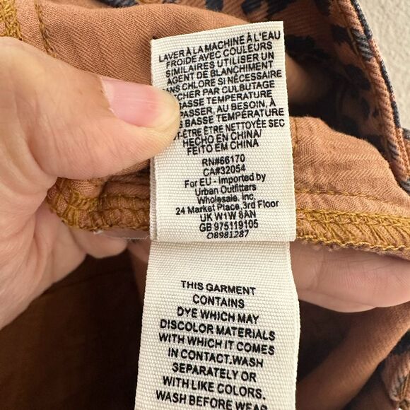 We The Free ZIP it UP Leopard Print Denim Skirt Sz 30 - Picture 7 of 7